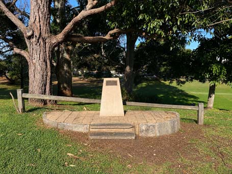 Plaque commemorating Bennelong's grave